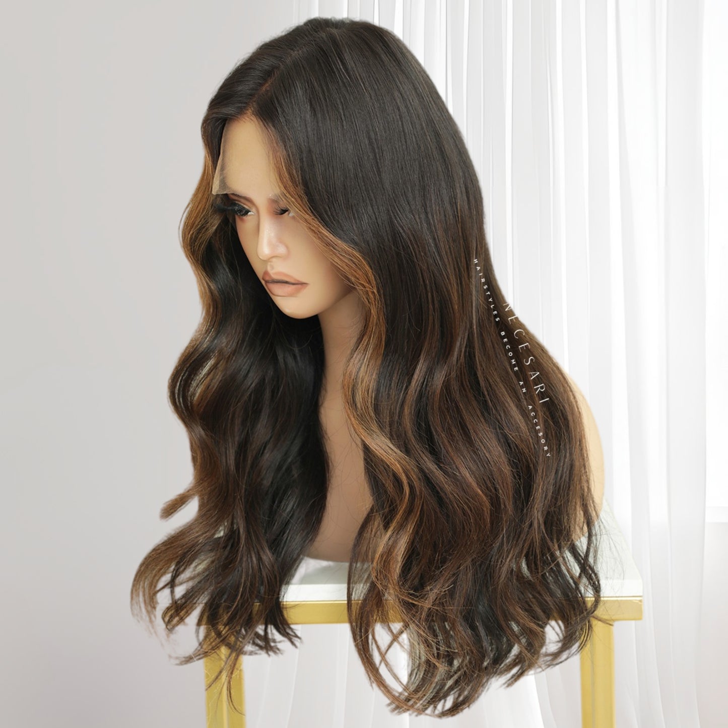 Mira - Perruque Brun Ébène avec Contouring Caramel