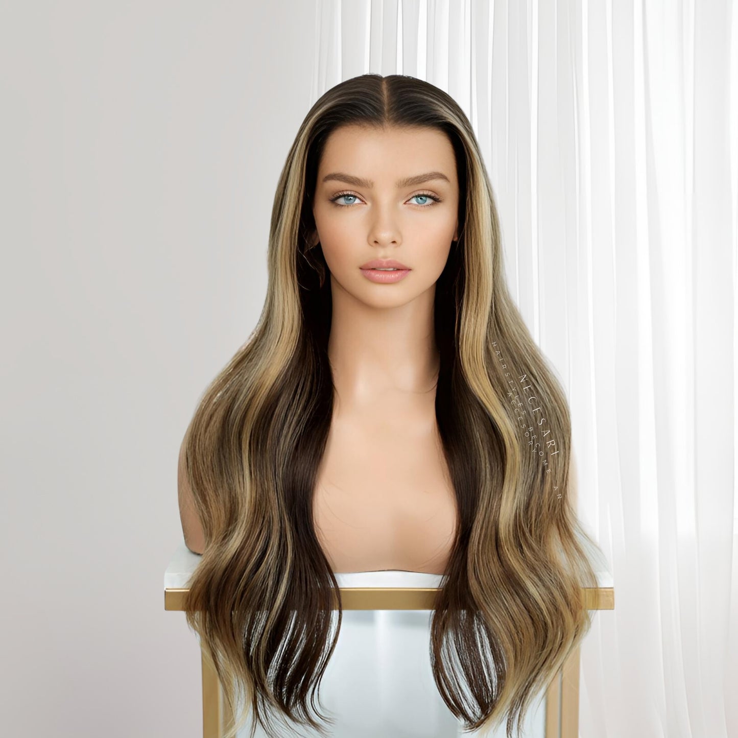 Malia - Perruque  Balayage contrasté aux reflets dorés
